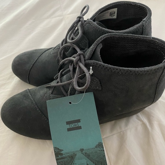 NWT Tom’s Grey Ankle Booties 7.5 - Picture 2 of 6